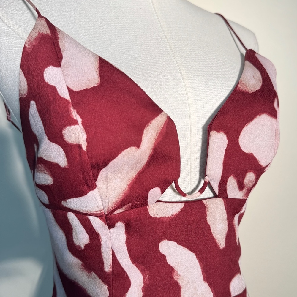 Finders Keepers Red and White Patterned Mini Dress - Picture 2 of 8